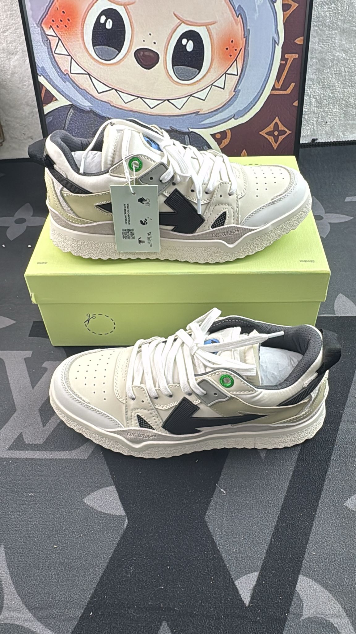 Off-White Wmns Out of Office 'Black White' 2023