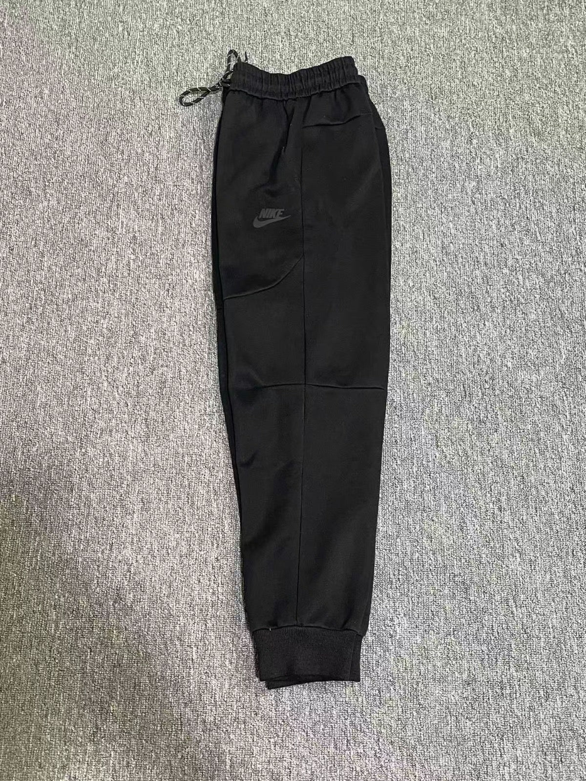 NIKE TECH FLEECE CONJUNTO