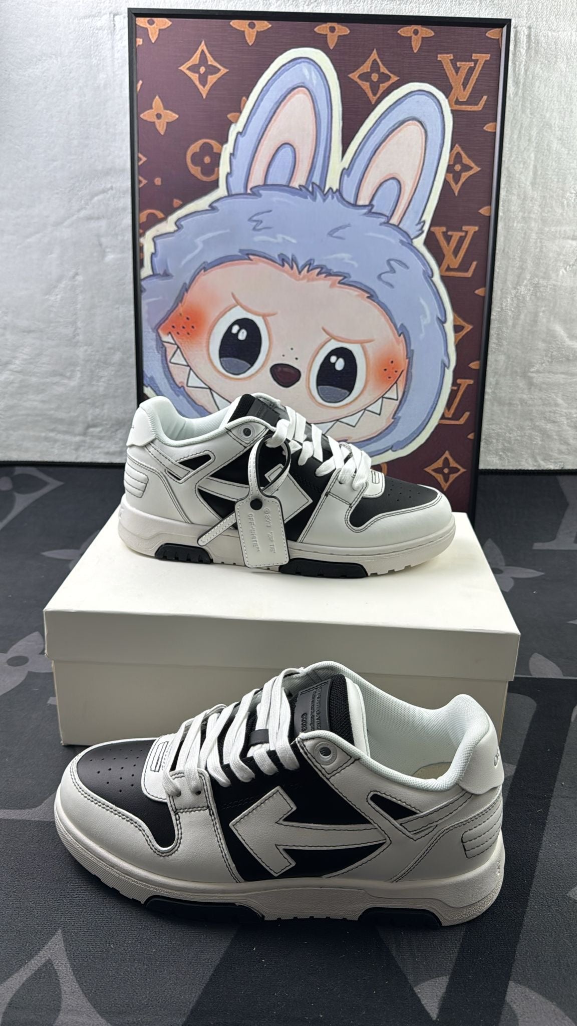 Off-White Wmns Out of Office 'Black White' 2023