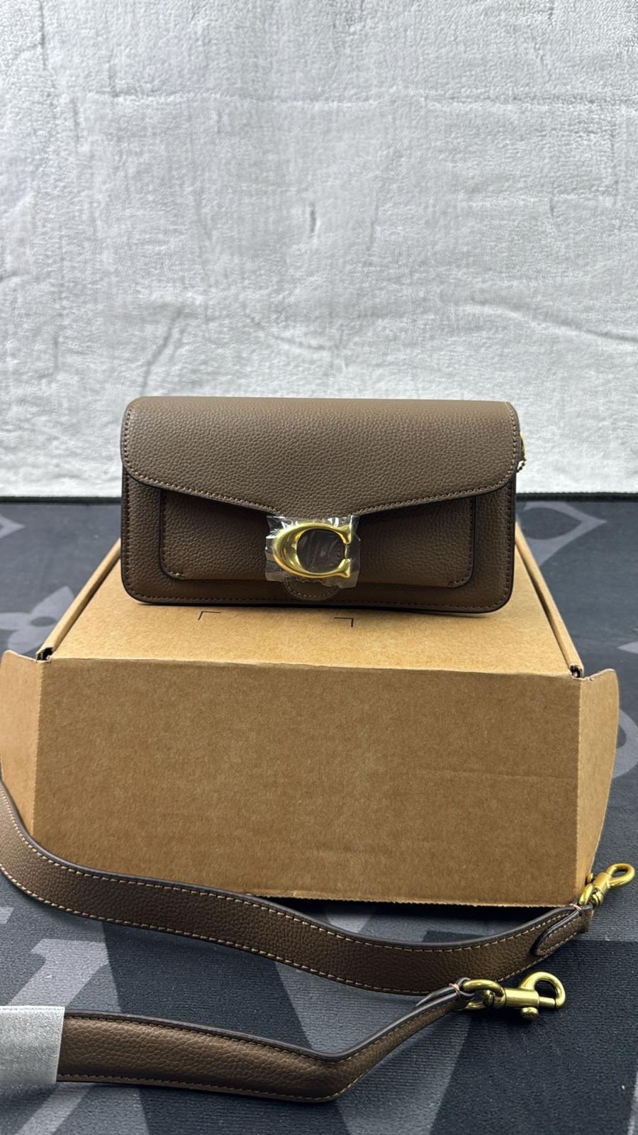 BOLSA COACH TABBY 26