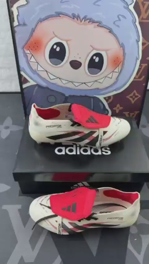 BOTAS DE FUTEBOL COM LÍNGUA DOBRADA PREDATOR ELITE – PISO MOLE